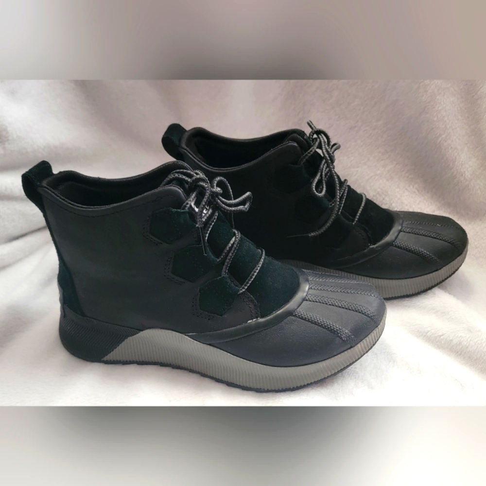 Sorel Duck Boots Size 8 Water Proof Warm Black